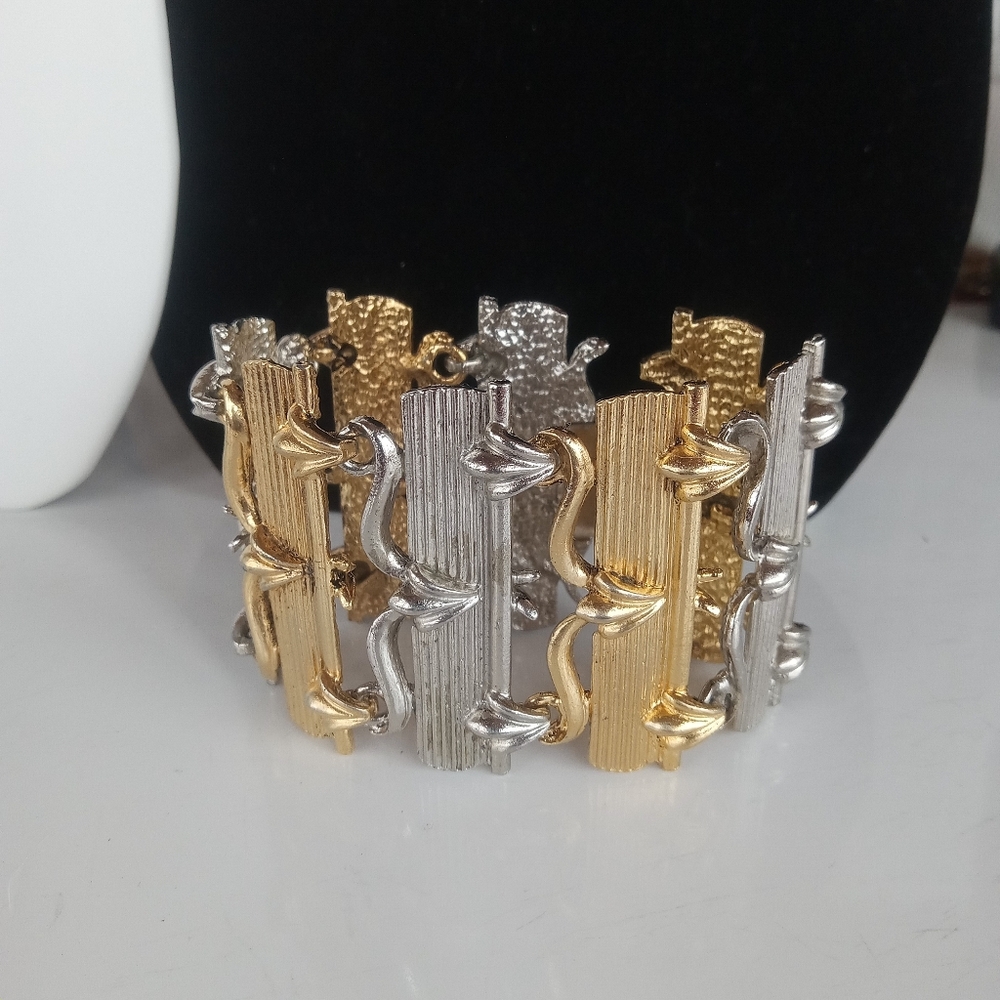 Vintage Wide Gold/Silvertone Retro Bracelet 7.5
